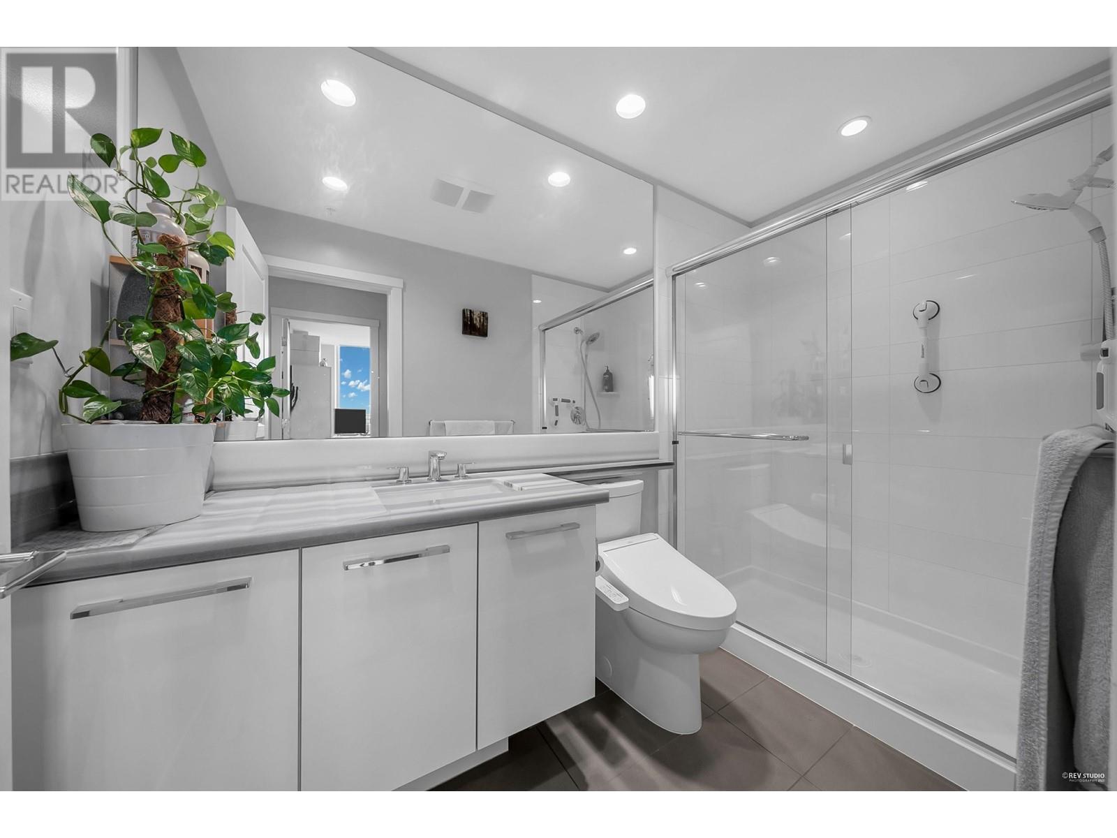 2902 3093 Windsor Gate, Coquitlam, British Columbia  V3B 0N2 - Photo 16 - R3004817