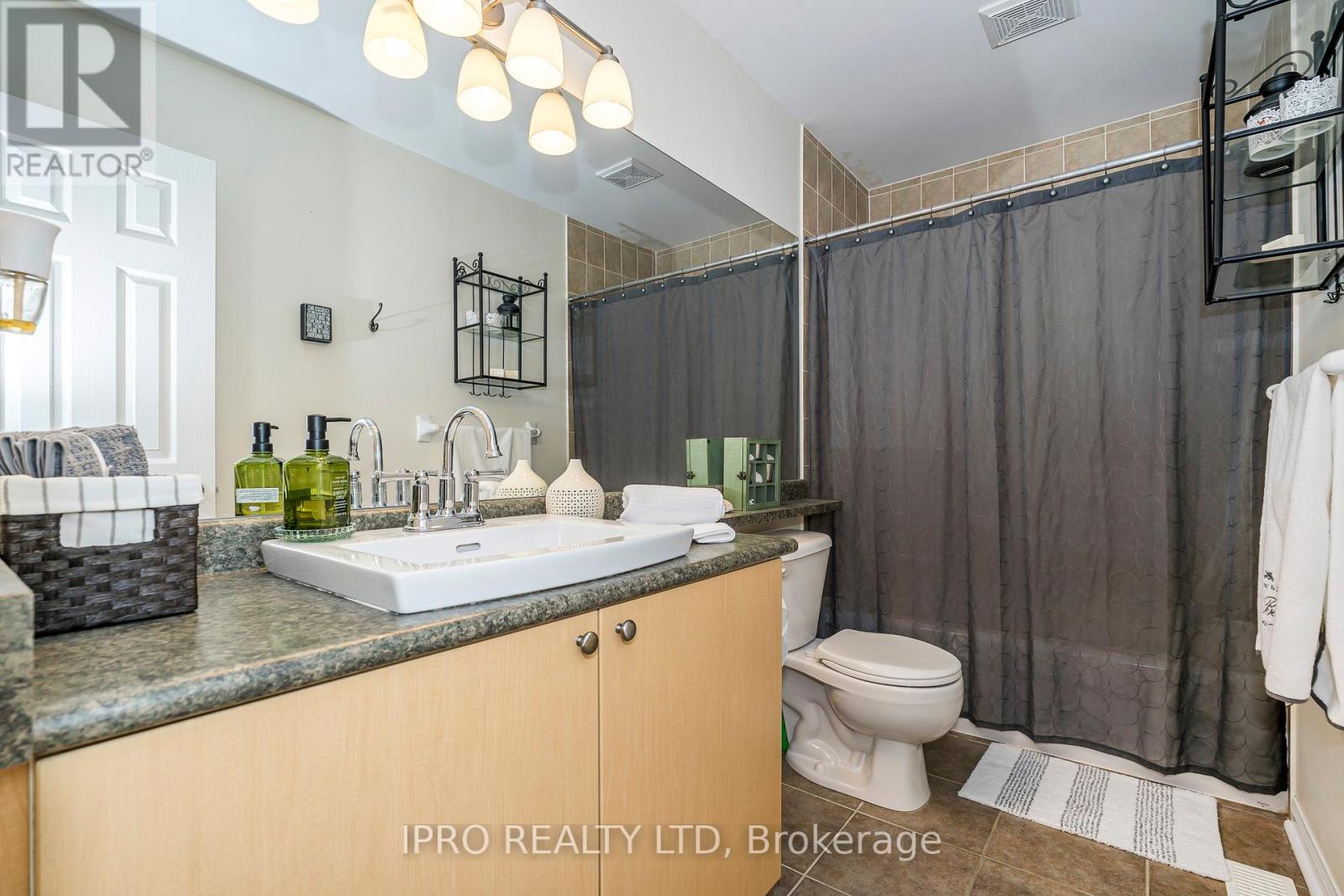19249 Yonge Street, East Gwillimbury, Ontario  L9N 1L1 - Photo 28 - N12152955