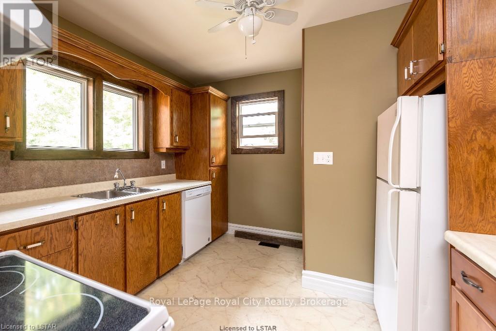 87 Stanley Street, London South, Ontario  N6C 1B3 - Photo 5 - X12161014