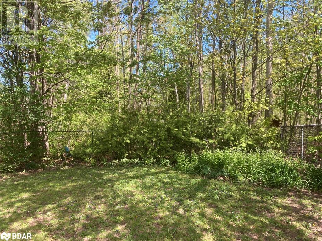 15 Lisbon Court, Wasaga Beach, Ontario  L9Z 1L2 - Photo 33 - 40698078