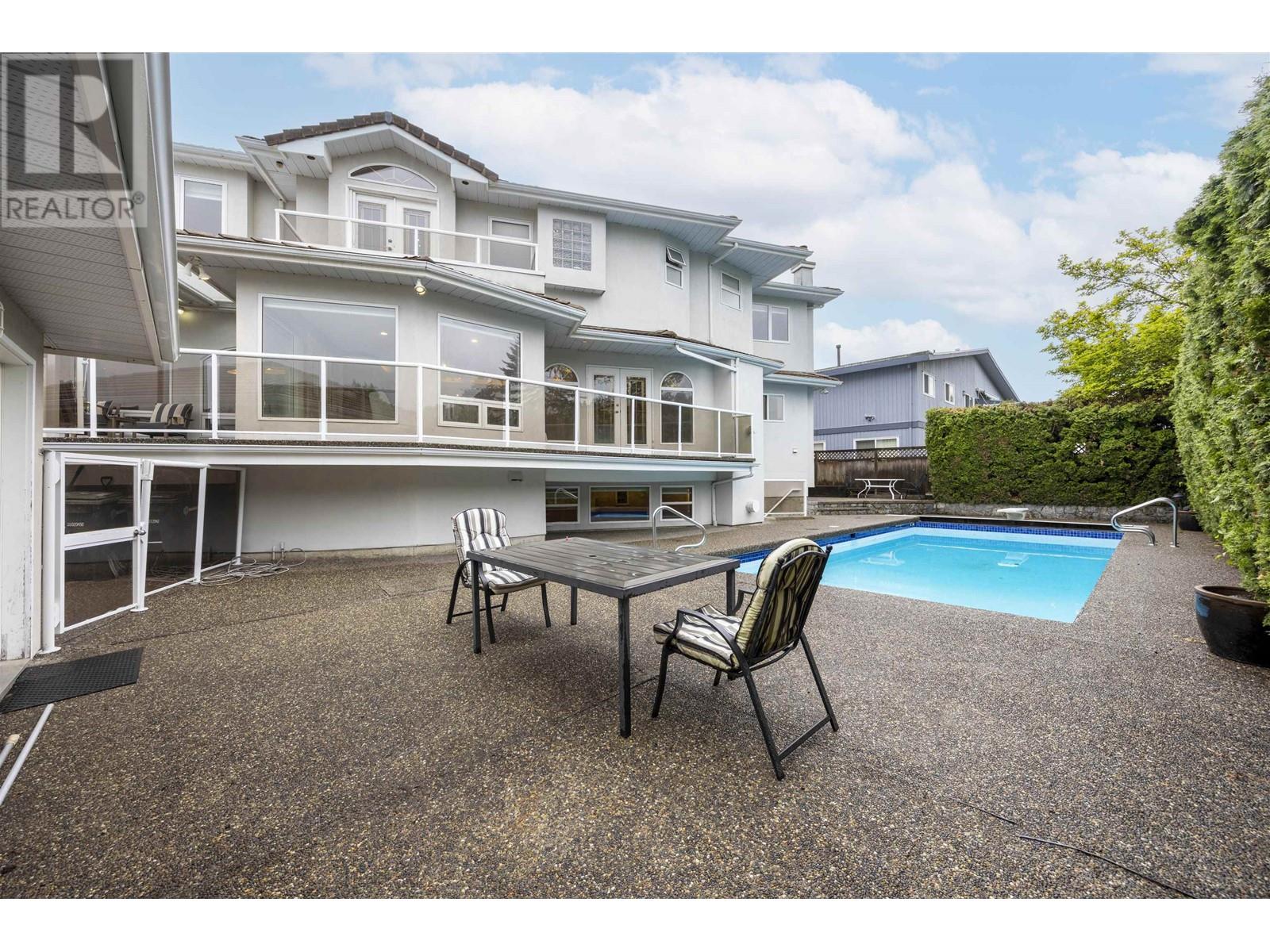 1527 Giles Place, Burnaby, British Columbia  V5A 3K7 - Photo 3 - R3004998