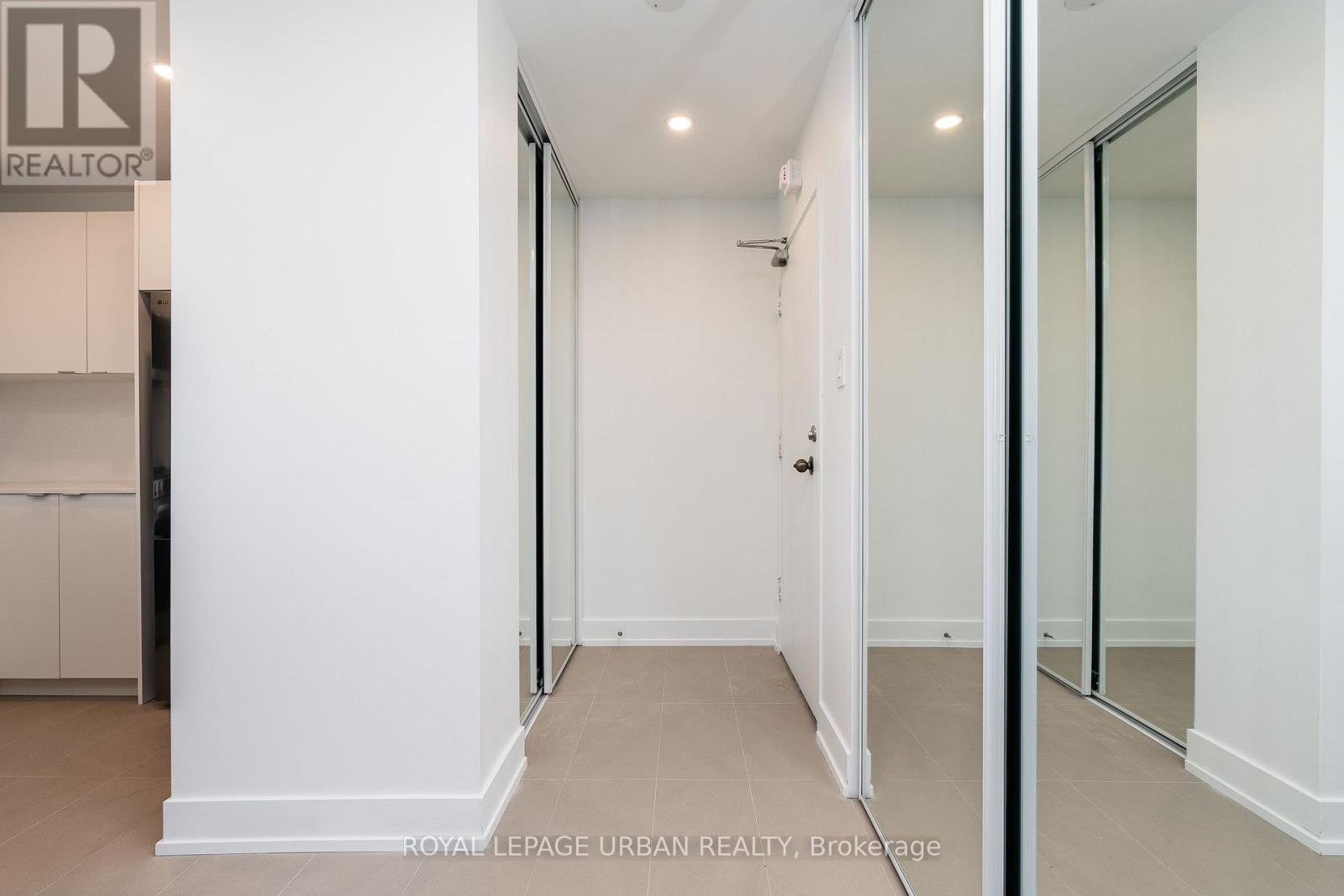902 - 240 Oriole Parkway, Toronto (Yonge-St. Clair), Ontario  M5P 2H1 - Photo 9 - C12161006