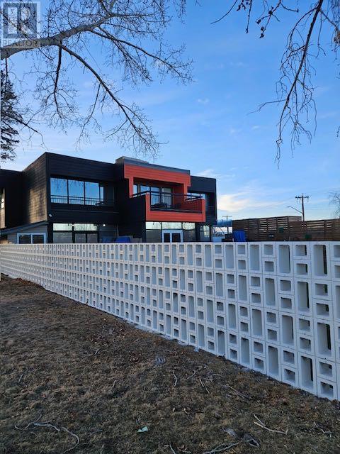 340 50 Avenue Se, Calgary, Alberta  T2G 2B1 - Photo 3 - A2220435