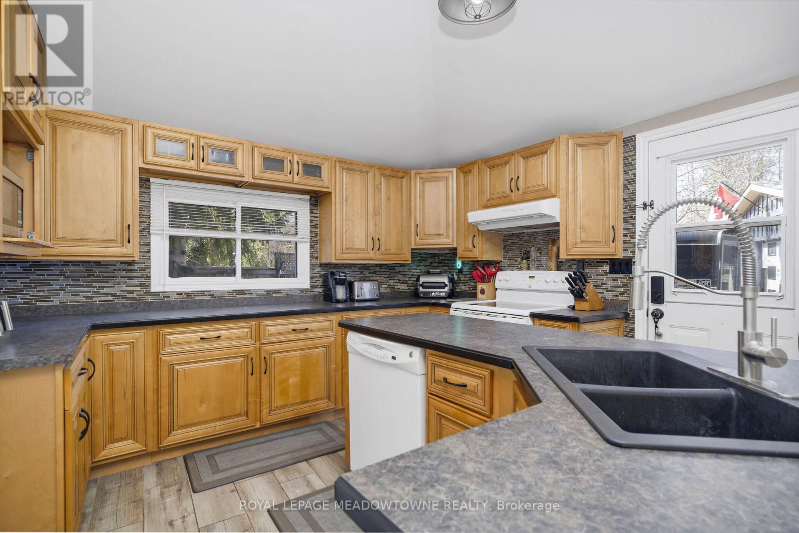 46 Main Street S, Halton Hills, Ontario  L7J 1X4 - Photo 9 - W12070786