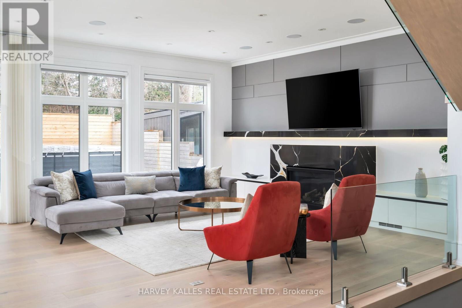 837 Royal York Road, Toronto, Ontario  M9Y 2V1 - Photo 16 - W12149232