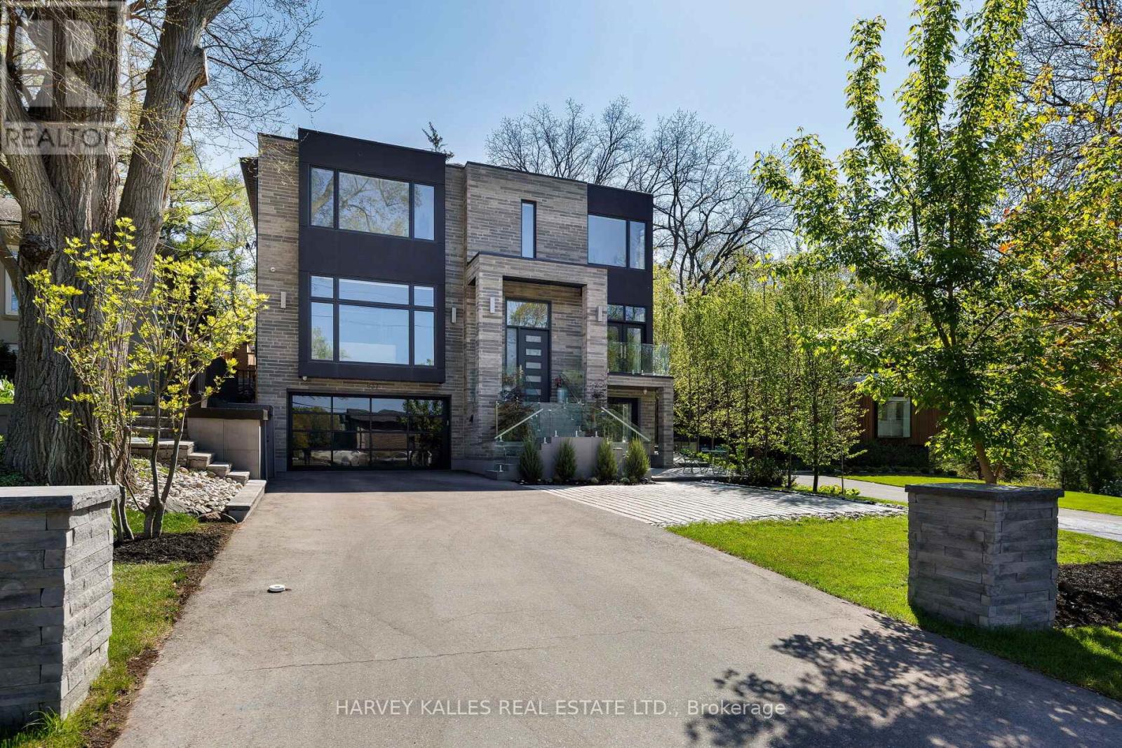 Property at 837 ROYAL YORK ROAD image 1