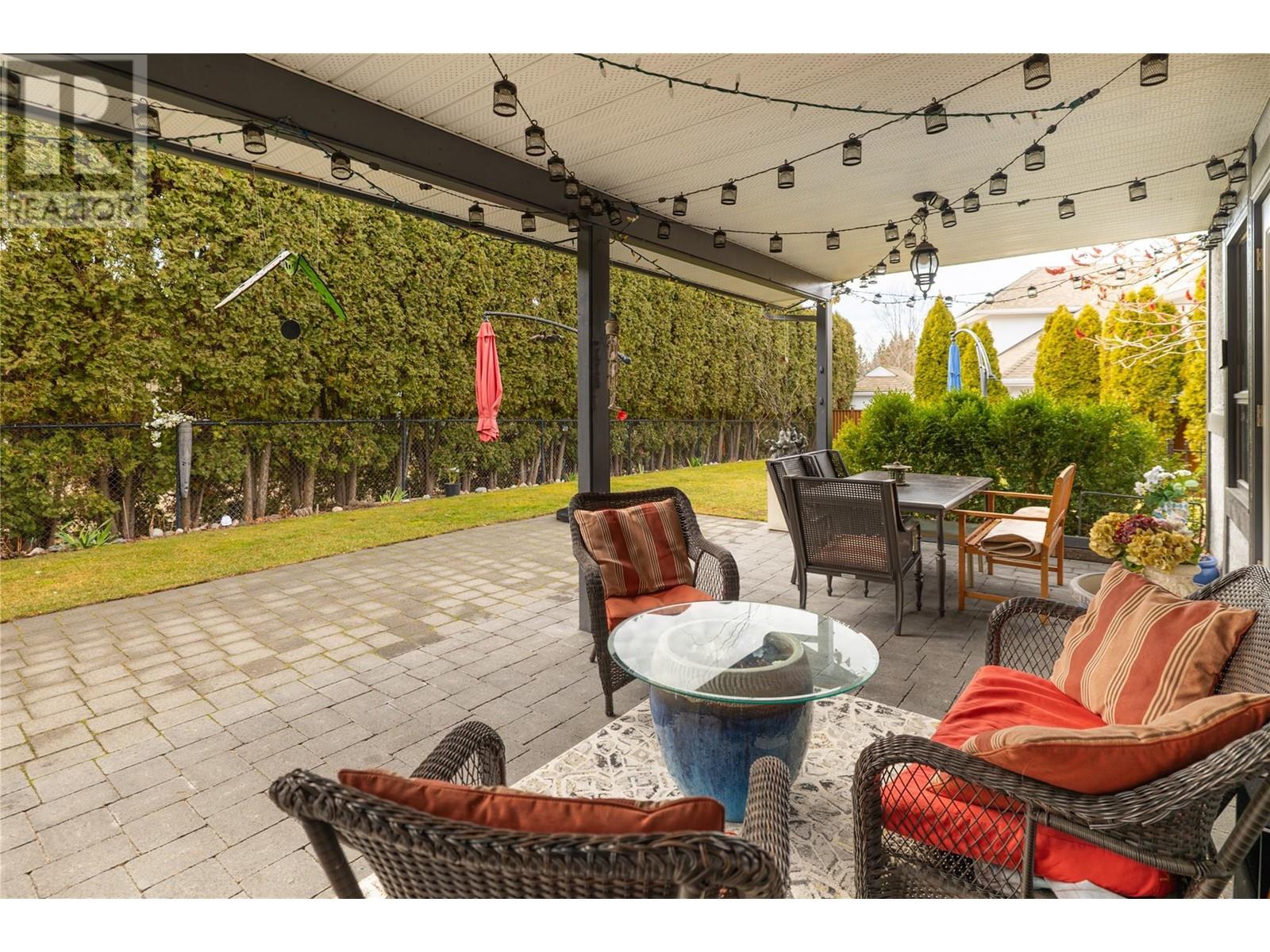 437 Duke Court, Kelowna, British Columbia  V1W 3A2 - Photo 9 - 10336785