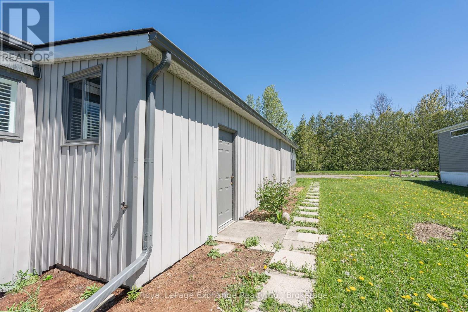 66 Applewood Boulevard, Kincardine, Ontario  N0G 2T0 - Photo 22 - X12121773