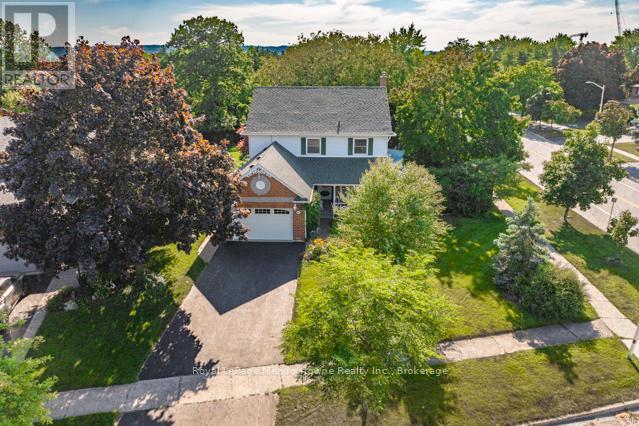 690 Robertson Crescent, Milton, Ontario  L9T 4V5 - Photo 3 - W12161037