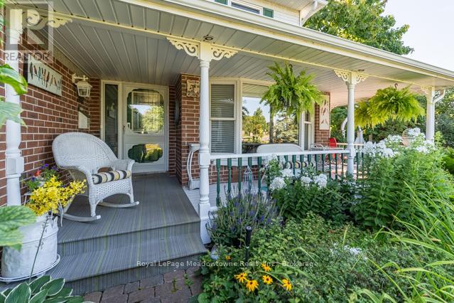 690 Robertson Crescent, Milton, Ontario  L9T 4V5 - Photo 4 - W12161037