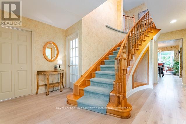 690 Robertson Crescent, Milton, Ontario  L9T 4V5 - Photo 7 - W12161037