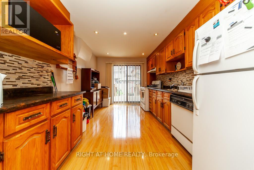 46 Coolmine Road, Toronto, Ontario  M6J 3E9 - Photo 10 - C12161023