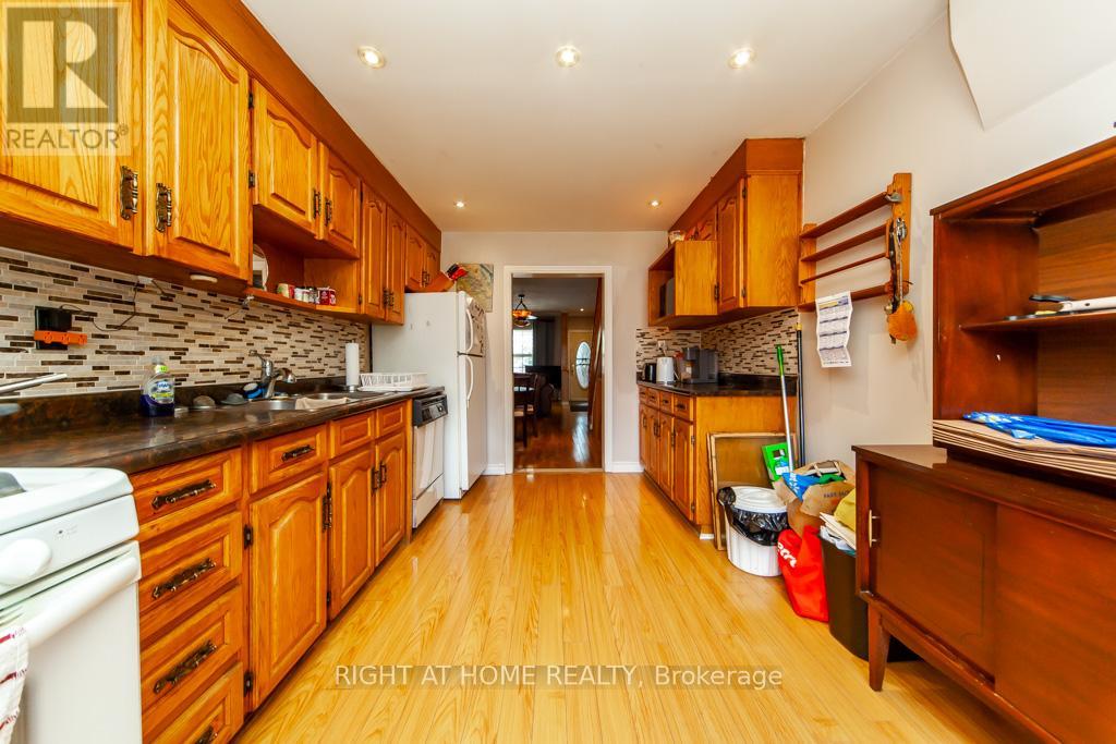 46 Coolmine Road, Toronto, Ontario  M6J 3E9 - Photo 13 - C12161023