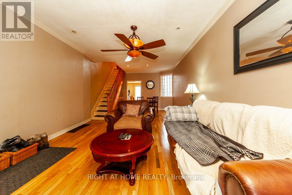 46 Coolmine Road, Toronto, Ontario  M6J 3E9 - Photo 7 - C12161023