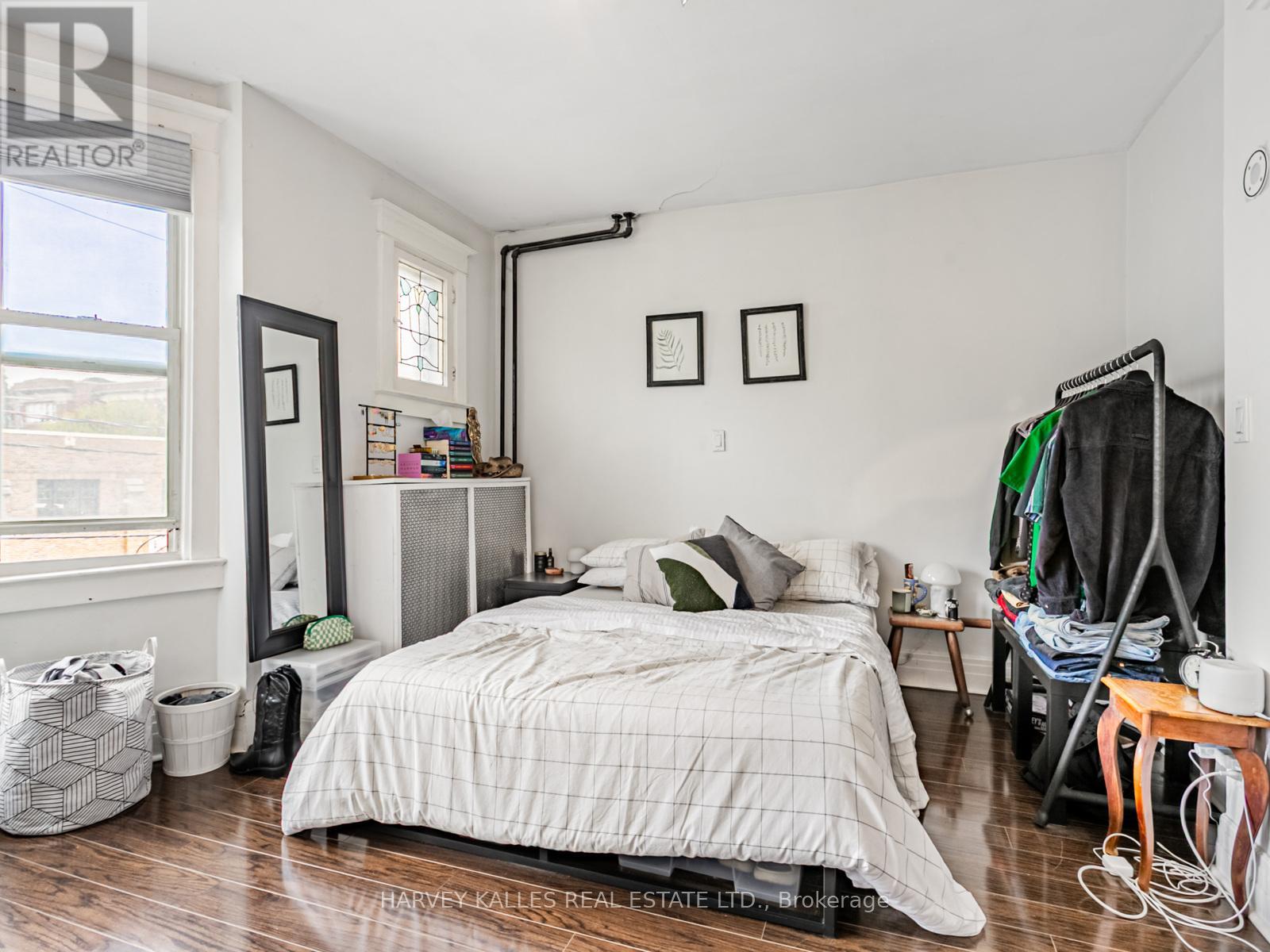 45 Strathmore Boulevard, Toronto, Ontario  M4C 1N5 - Photo 8 - E12160679