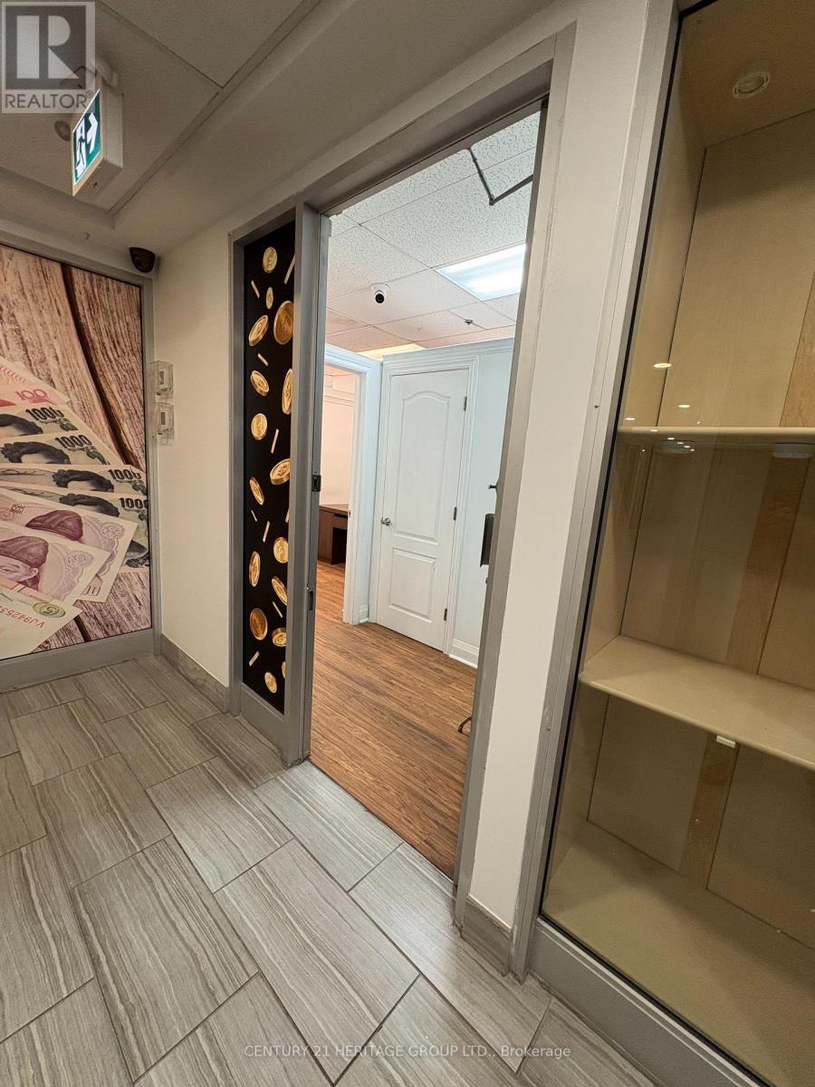22b - 7378 Yonge Street, Vaughan (Crestwood-Springfarm-Yorkhill), Ontario  L4J 1V4 - Photo 2 - N12161026