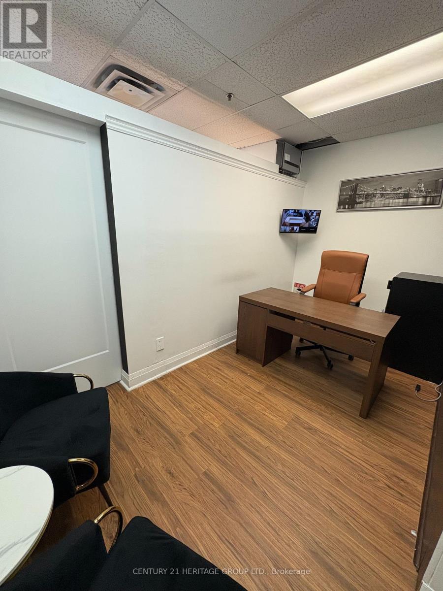 22b - 7378 Yonge Street, Vaughan (Crestwood-Springfarm-Yorkhill), Ontario  L4J 1V4 - Photo 5 - N12161026