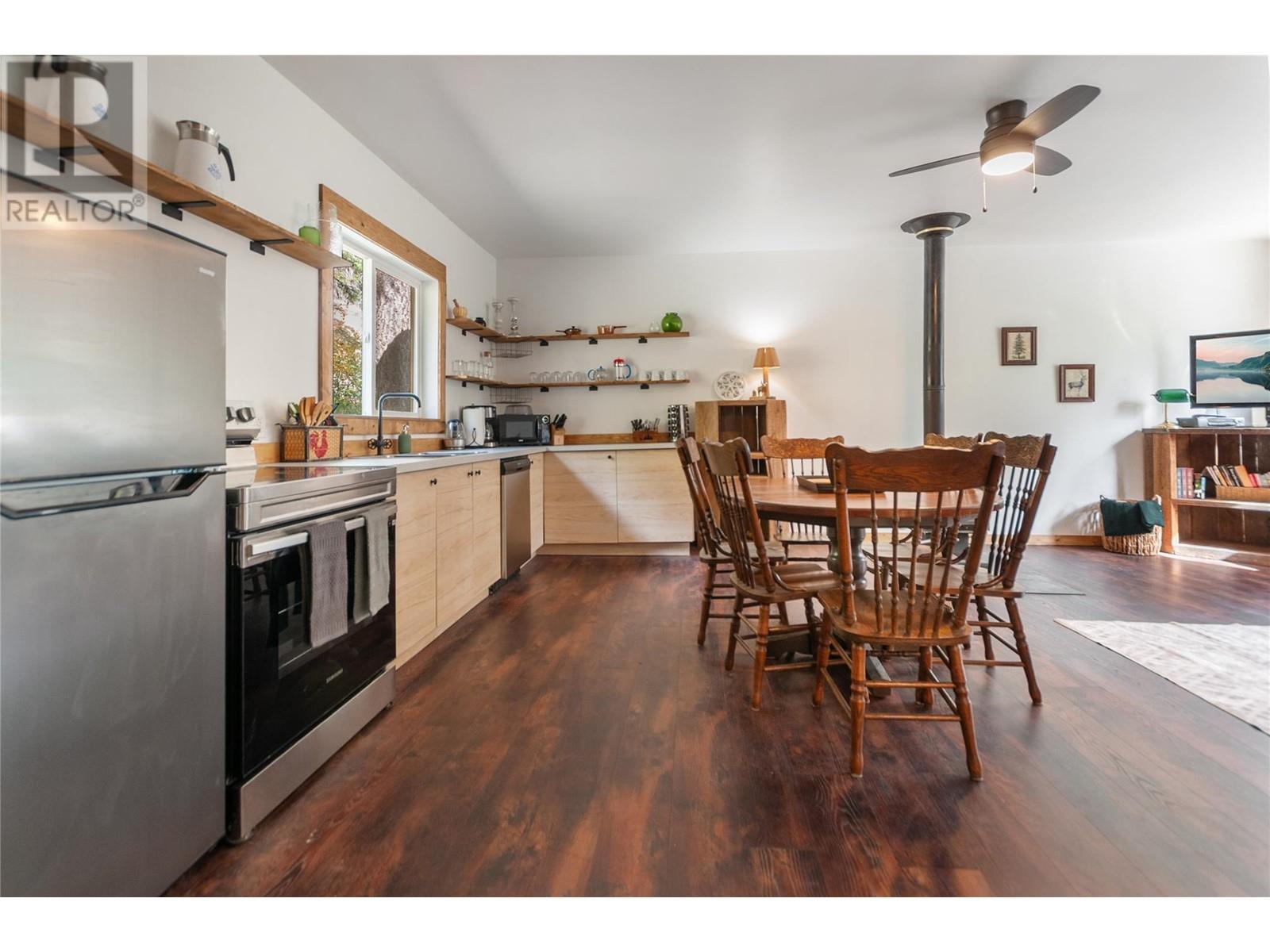 2890 Coalmont Road, Coalmont-Tulameen, British Columbia  V0X 1W0 - Photo 60 - 10337152