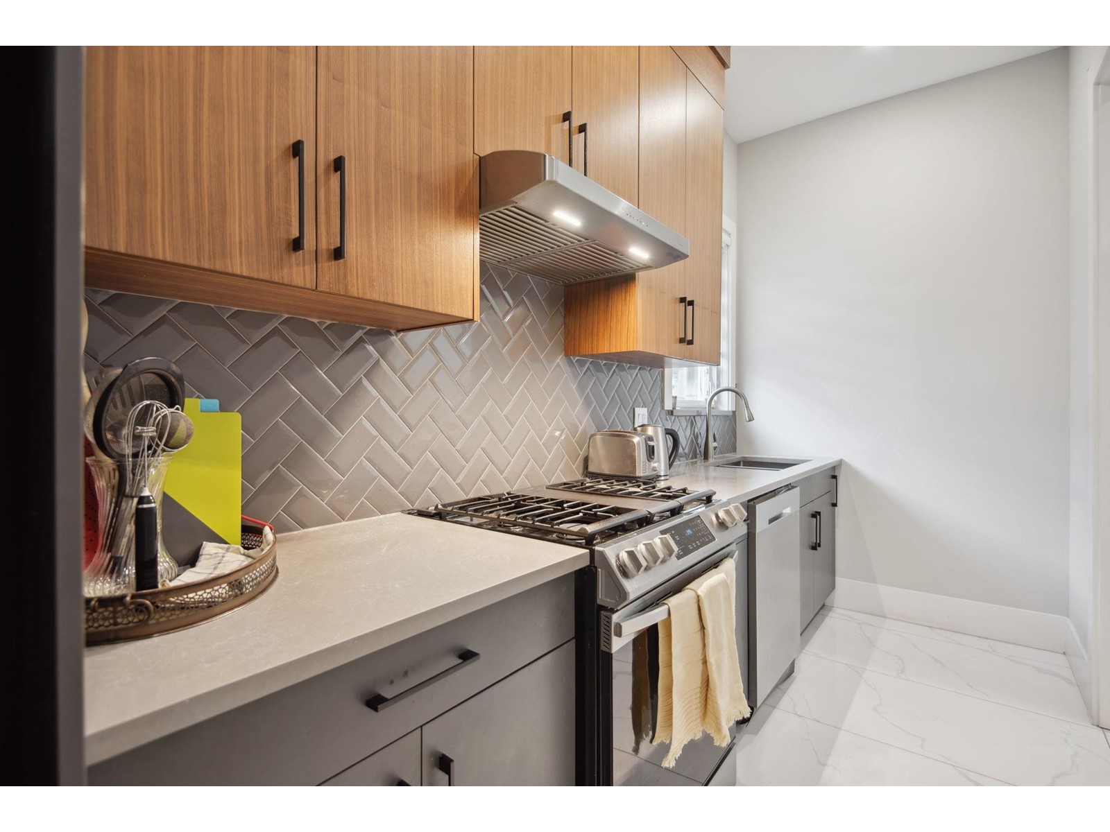 16751 18b Avenue, Surrey, British Columbia  V3Z 9X5 - Photo 26 - R2983489