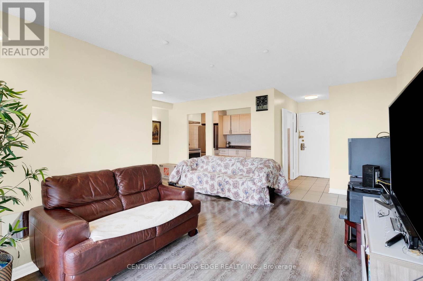 709 - 335 Driftwood Avenue, Toronto, Ontario  M3N 2P3 - Photo 11 - W12156742
