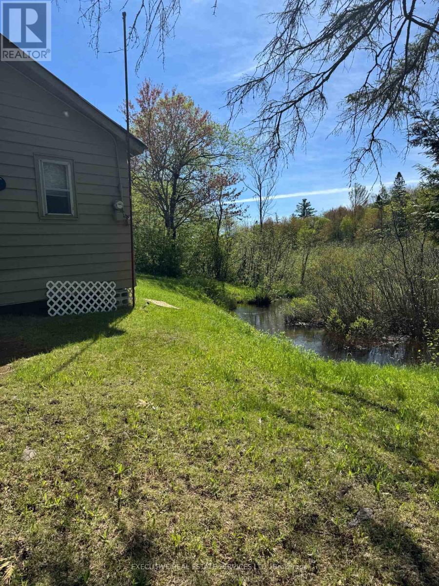 1438 Echo Lake Road, Lake Of Bays, Ontario  P0S 1C0 - Photo 6 - X12161036