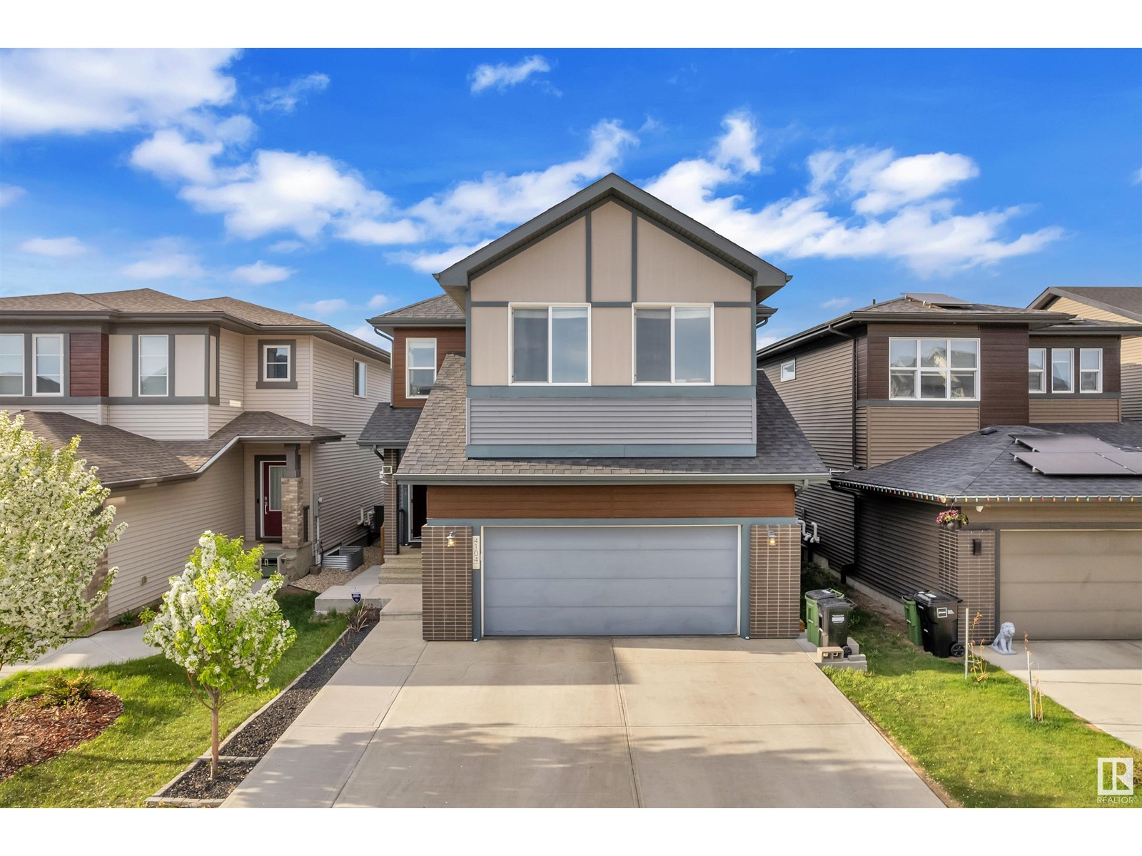 Property at 4104 6 AV SW image 1