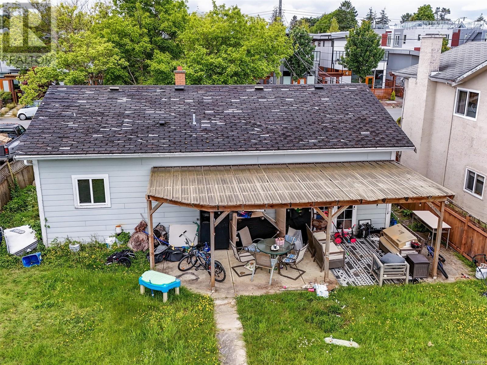 Property at 9617 Fourth St image 3