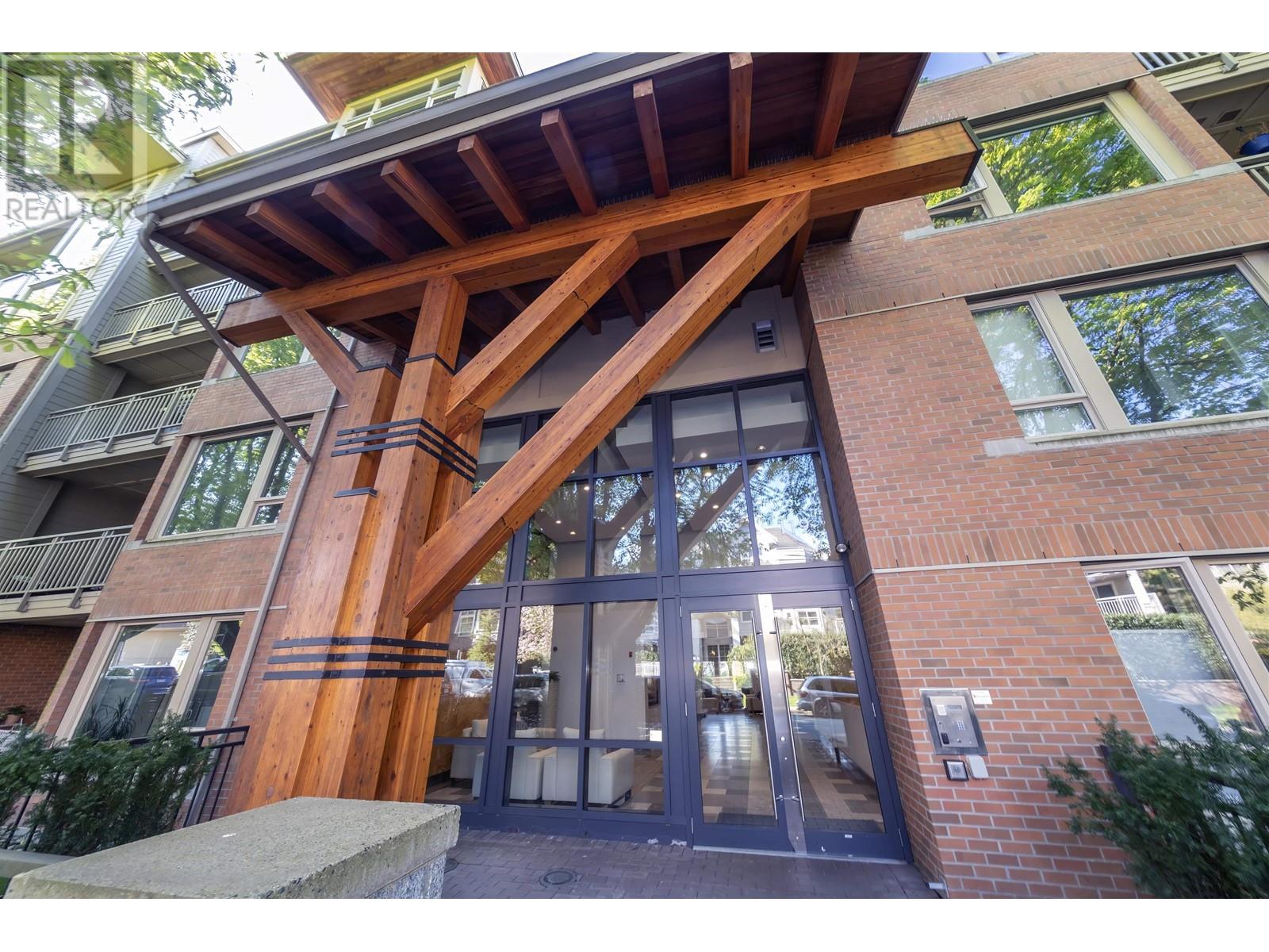518 119 W 22ND STREET, North Vancouver, British Columbia