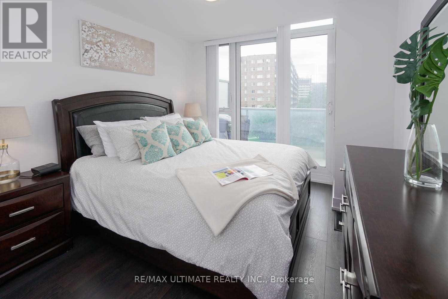 516 - 9471 Yonge Street, Richmond Hill, Ontario  L4C 1V4 - Photo 9 - N12161054