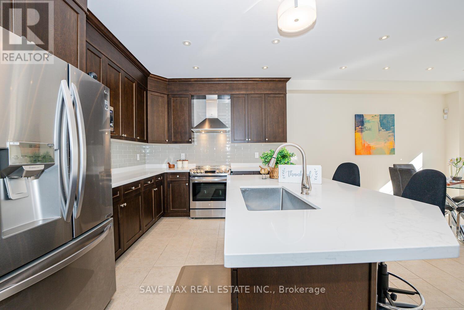 8 Padbury Trail, Brampton, Ontario  L7A 4M3 - Photo 12 - W12161052