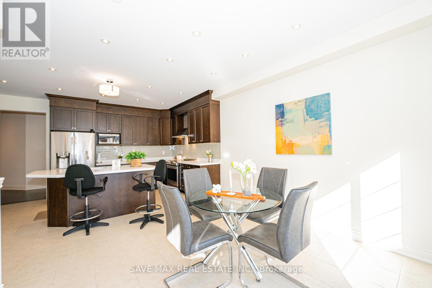 8 Padbury Trail, Brampton, Ontario  L7A 4M3 - Photo 13 - W12161052