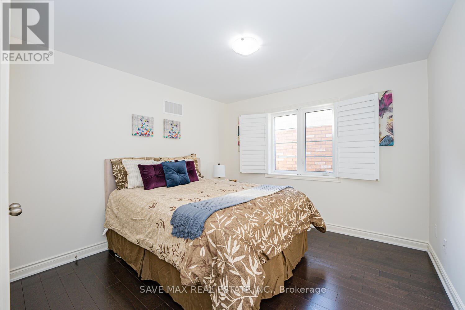 8 Padbury Trail, Brampton, Ontario  L7A 4M3 - Photo 25 - W12161052
