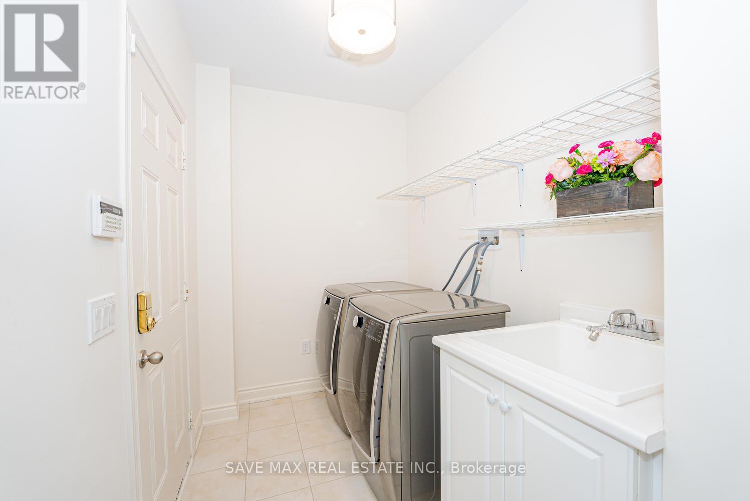 8 Padbury Trail, Brampton, Ontario  L7A 4M3 - Photo 27 - W12161052