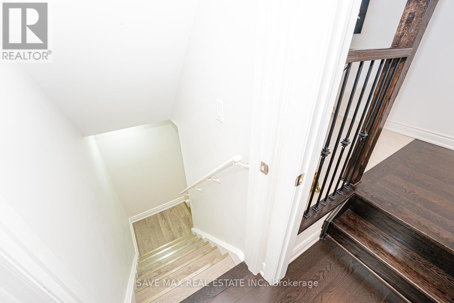 8 Padbury Trail, Brampton, Ontario  L7A 4M3 - Photo 29 - W12161052