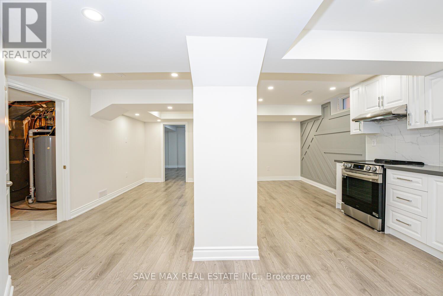 8 Padbury Trail, Brampton, Ontario  L7A 4M3 - Photo 31 - W12161052