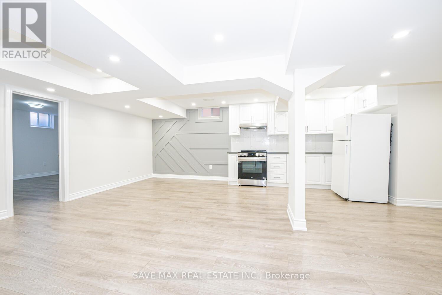 8 Padbury Trail, Brampton, Ontario  L7A 4M3 - Photo 33 - W12161052