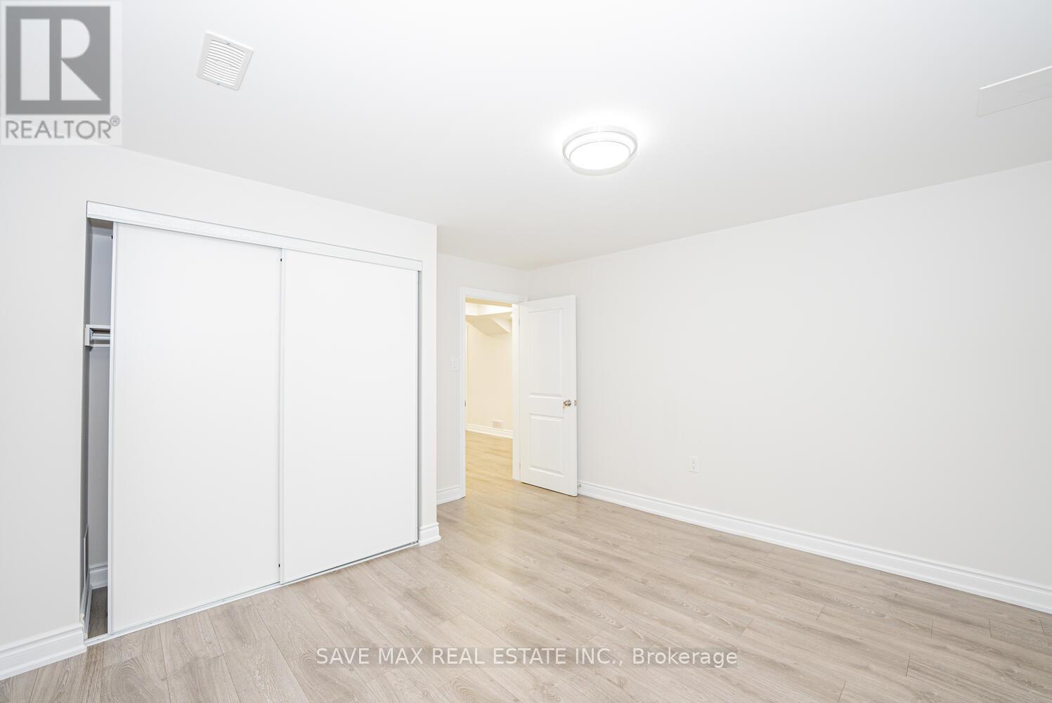 8 Padbury Trail, Brampton, Ontario  L7A 4M3 - Photo 39 - W12161052