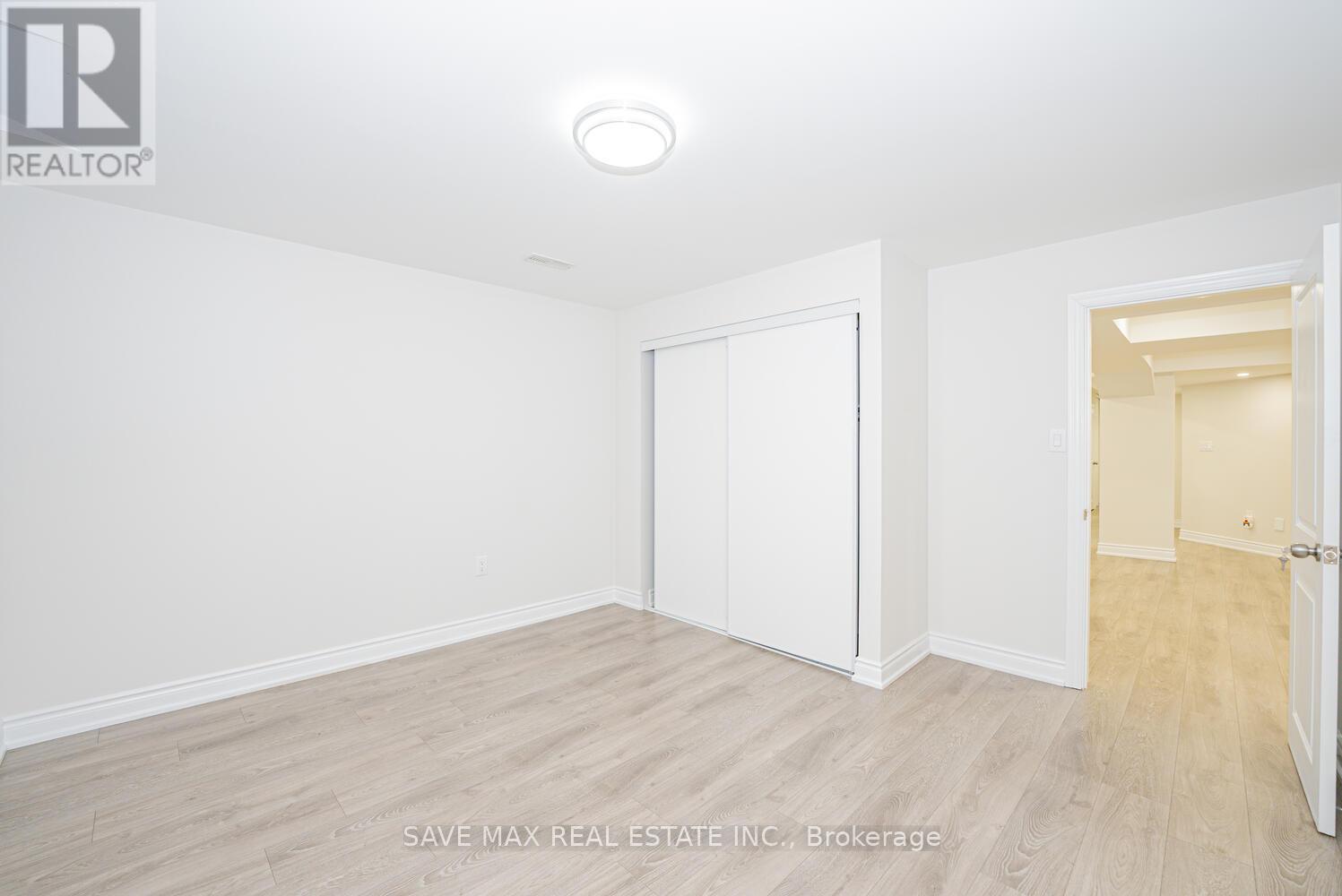 8 Padbury Trail, Brampton, Ontario  L7A 4M3 - Photo 40 - W12161052