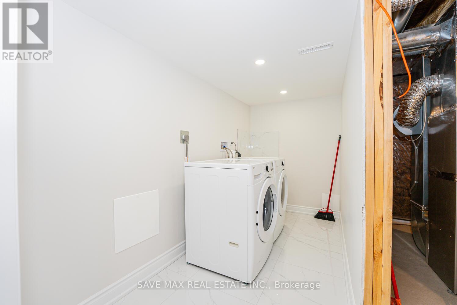 8 Padbury Trail, Brampton, Ontario  L7A 4M3 - Photo 42 - W12161052