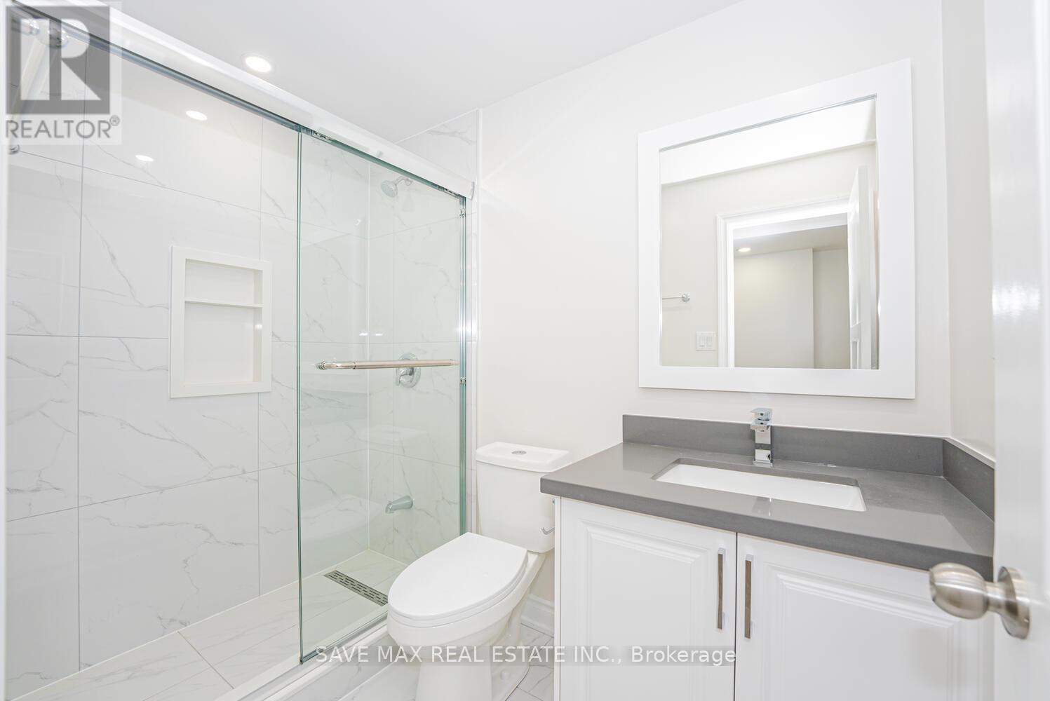 8 Padbury Trail, Brampton, Ontario  L7A 4M3 - Photo 43 - W12161052