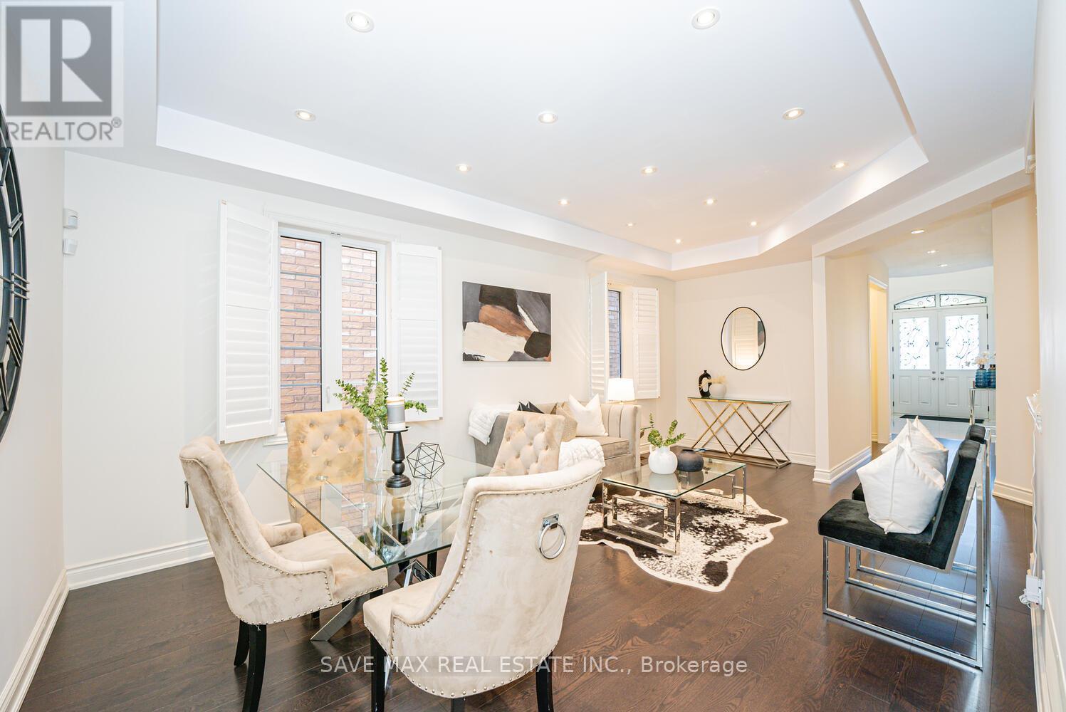 8 Padbury Trail, Brampton, Ontario  L7A 4M3 - Photo 6 - W12161052