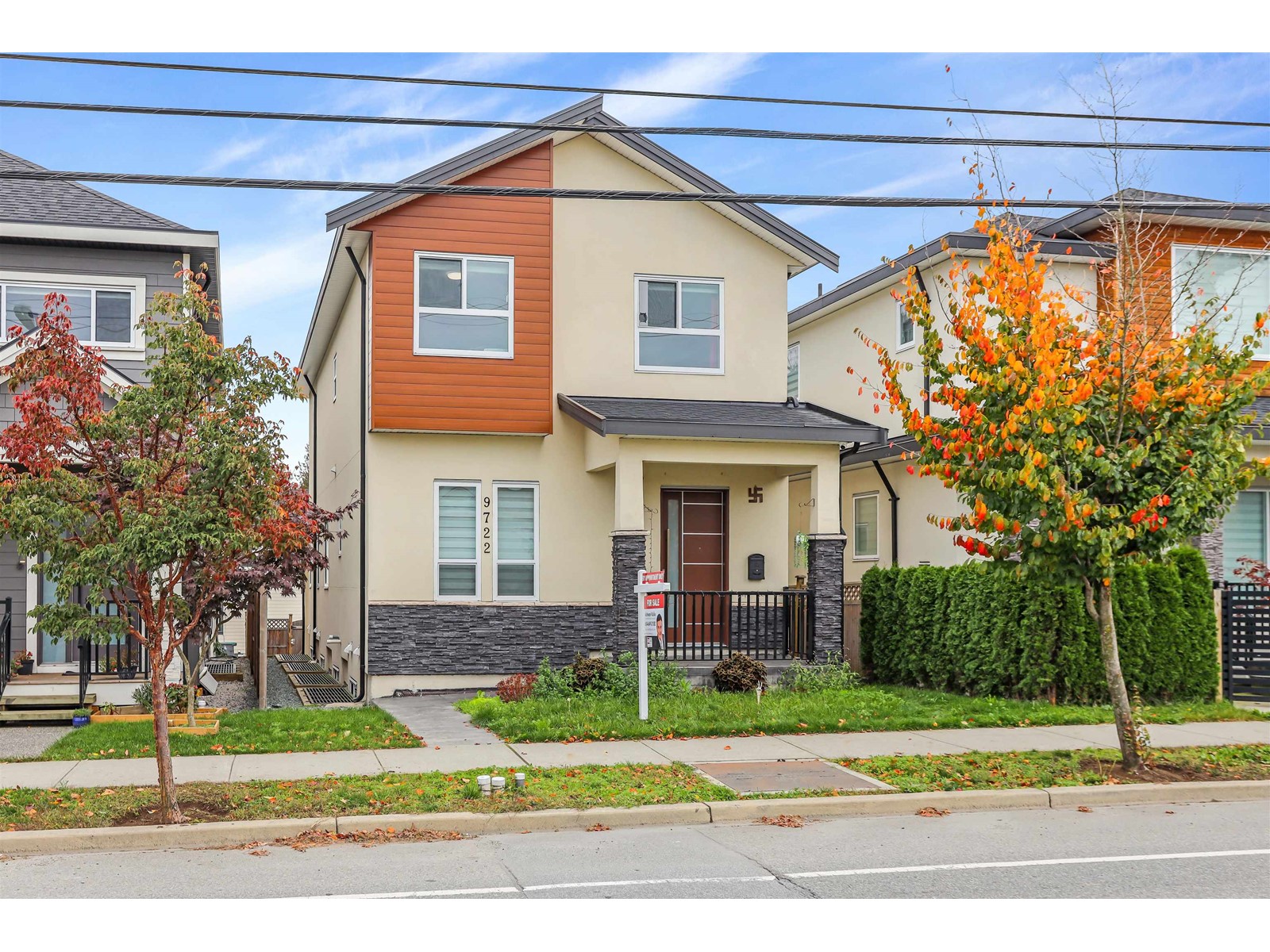 Property at 9722 160 STREET image 2