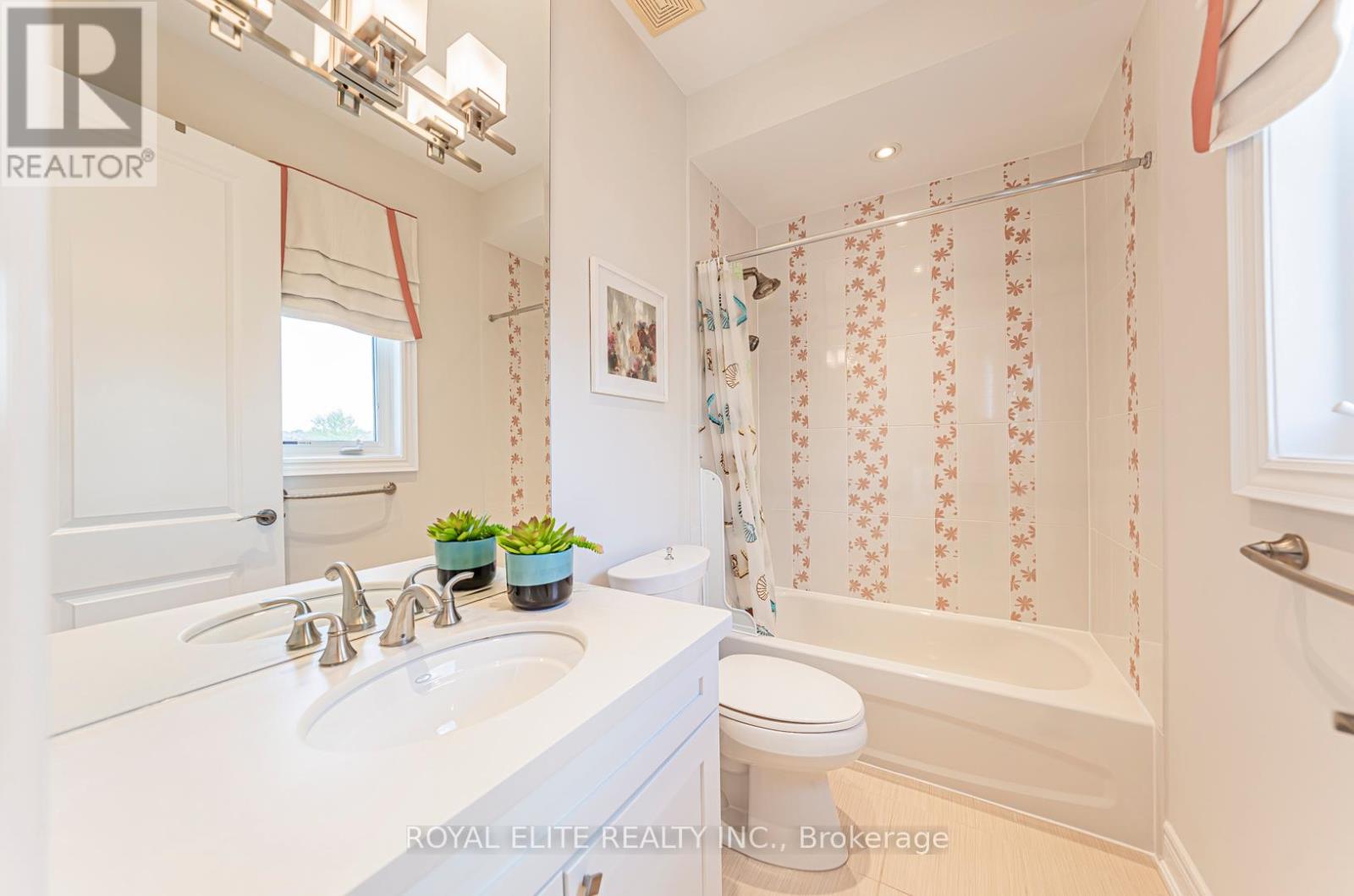 4 Alhart Street, Richmond Hill, Ontario  L4E 5E7 - Photo 38 - N12161072