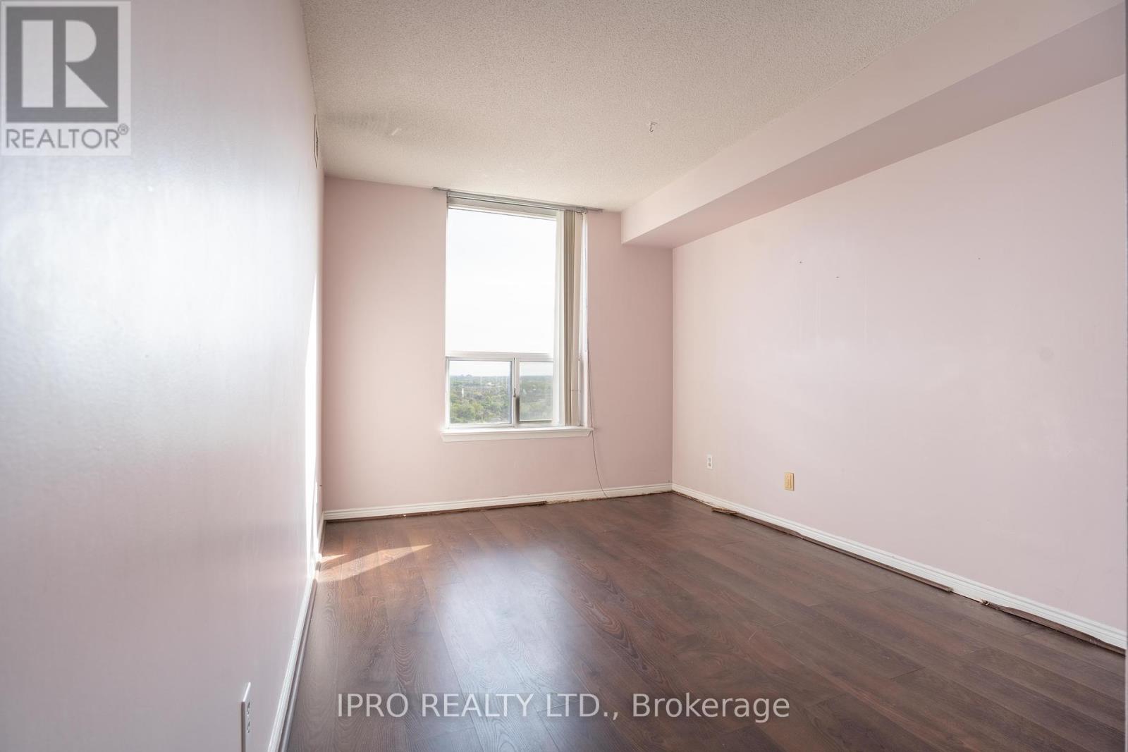 2208 - 135 Hillcrest Avenue, Mississauga, Ontario  L5B 4B1 - Photo 14 - W12161061