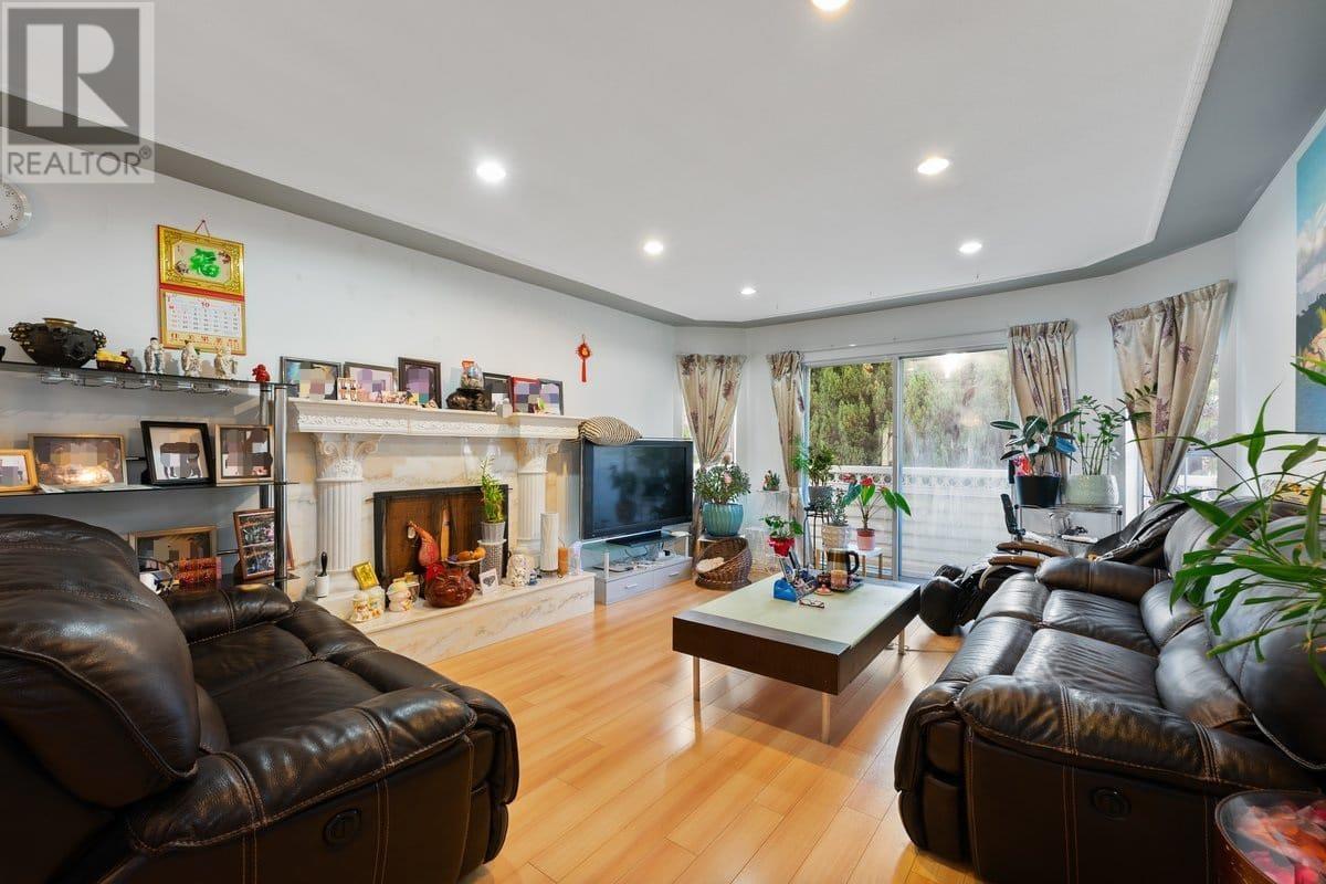 2663 E 41st Avenue, Vancouver, British Columbia  V5R 2W6 - Photo 2 - R3004954