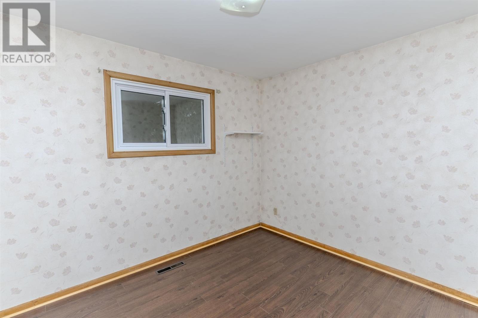 410 Churchill Dr W, Thunder Bay, Ontario  P7C 1V7 - Photo 20 - TB251260