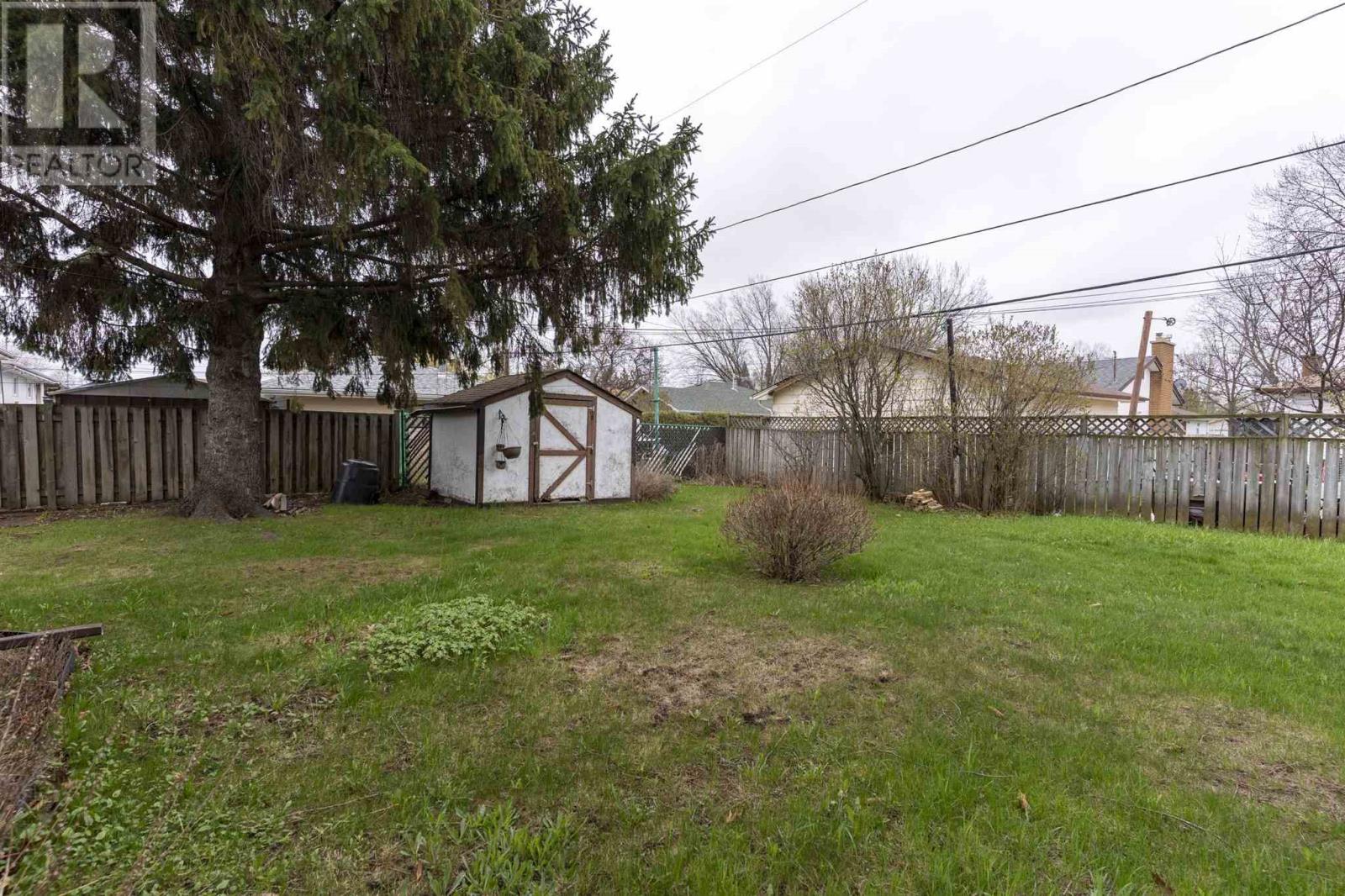 410 Churchill Dr W, Thunder Bay, Ontario  P7C 1V7 - Photo 39 - TB251260