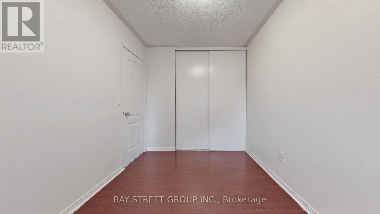 1 - 38 Fairview Road, Mississauga, Ontario  L5B 4J8 - Photo 17 - W12157857