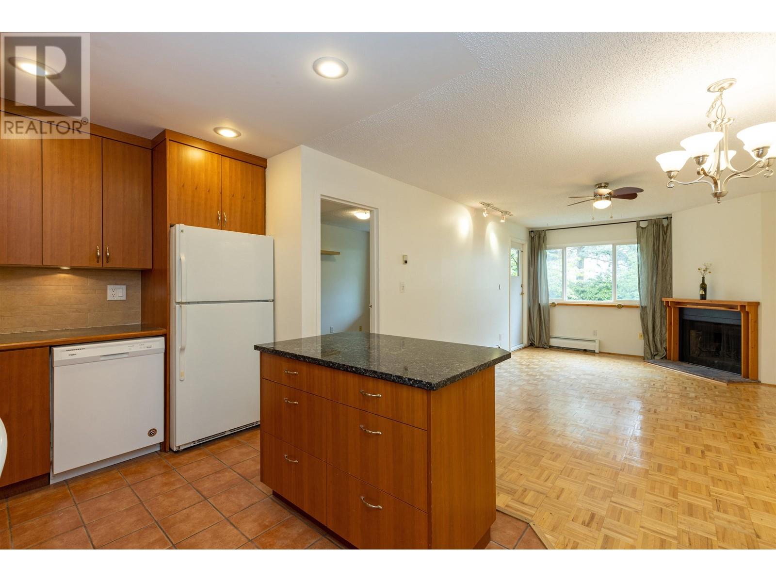 213 1209 Howie Avenue, Coquitlam, British Columbia  V3J 1T9 - Photo 12 - R3005108