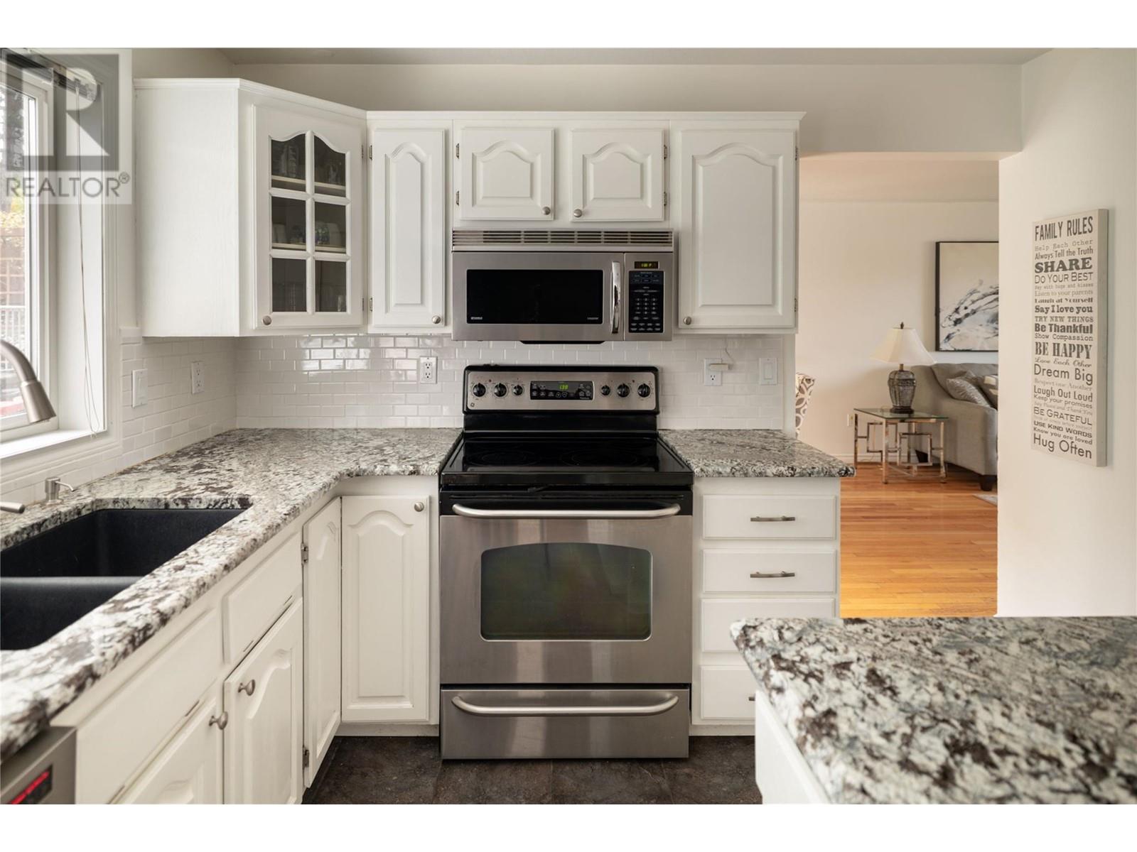 Property at 438 Curlew Drive image 2